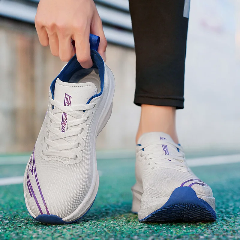 ランニングシューズ スペシャルティ カーボンボード マラソン - Running Shoe Carbon のレビューと価格