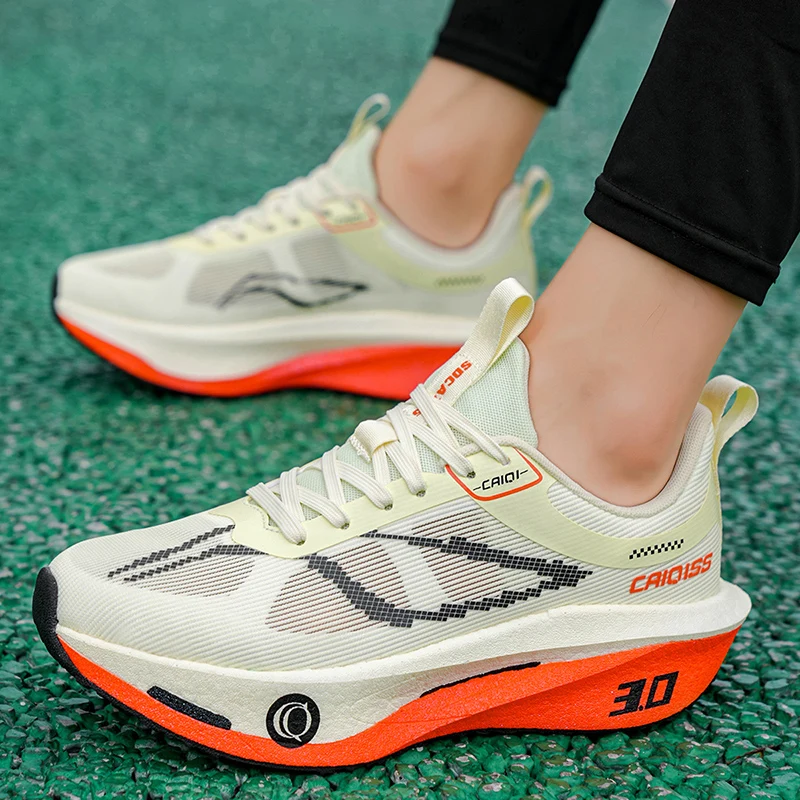 ランニングシューズ カーボンボード スペシャルティ マラソン - Running Shoe Carbon のレビューと価格