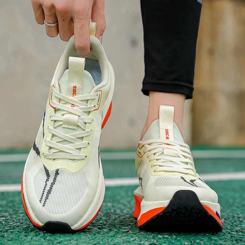ランニングシューズ カーボンボード スペシャルティ マラソン - Running Shoe Carbon のレビューと価格